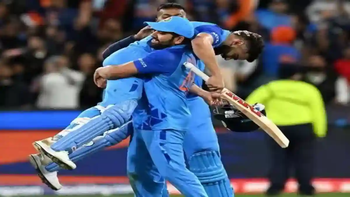 Pakistani legend hurled mud at Rohit-Virat, considered Babar Azam the best in this matter